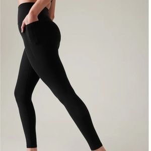 Athleta - TRANSCEND STASH TIGHT - Medium (pockets!)